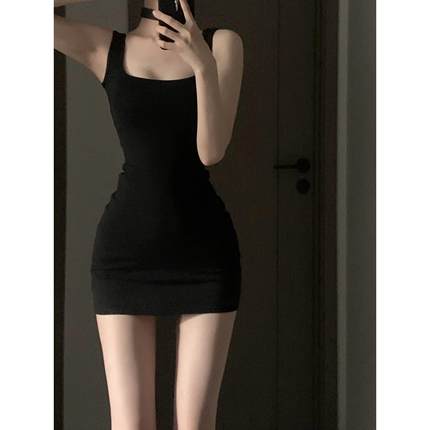 021ope 姐系小黑裙收腰显瘦吊带裙包臀裙纯欲辣妹方领紧身连衣裙