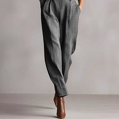 翻领镂空长袖连体裤Collar hollow button long sleeved jumpsuit