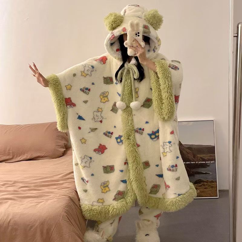 可爱蜡笔小新珊瑚绒睡袍女秋冬季加绒加厚法兰绒保暖连帽毛绒睡衣