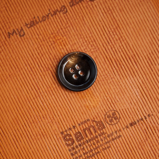 SAMA 内倒款经典乱花深咖亮面牛角简约西装大衣外套四眼纽扣