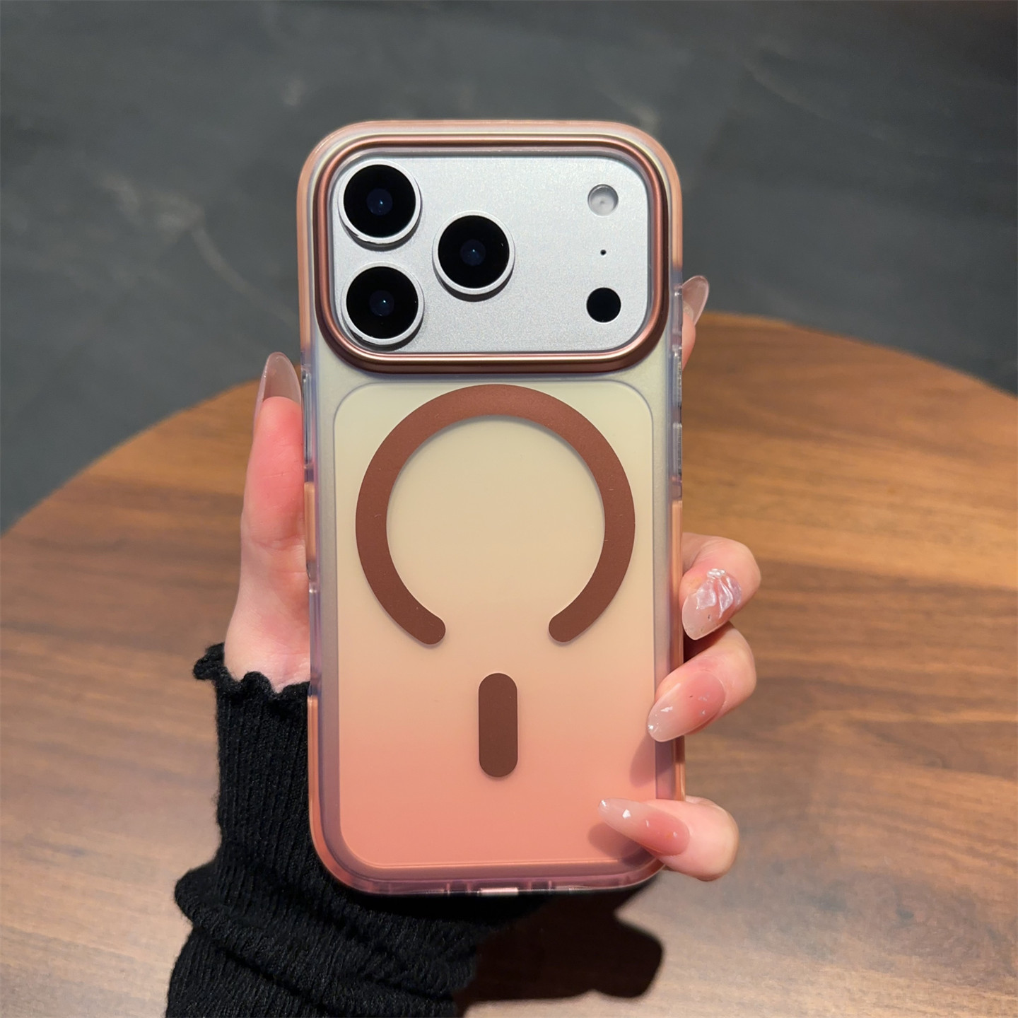 苹果17promax手机壳磨砂磁吸