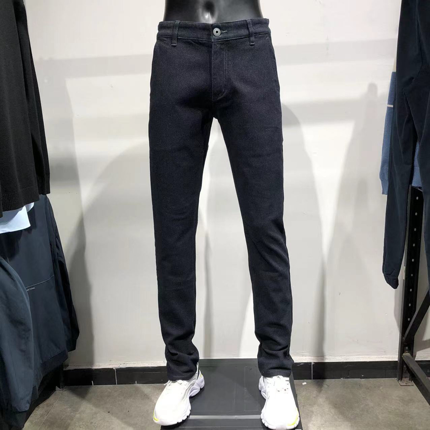 男装品牌(正品大牌)撤柜秋冬厚款男士男款磨毛略修身小直筒牛仔裤