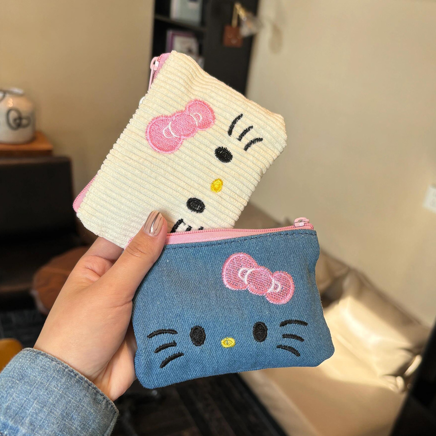 条绒kt零钱包口红耳机随身包刺绣高颜值收纳包外出旅游包刺绣女包