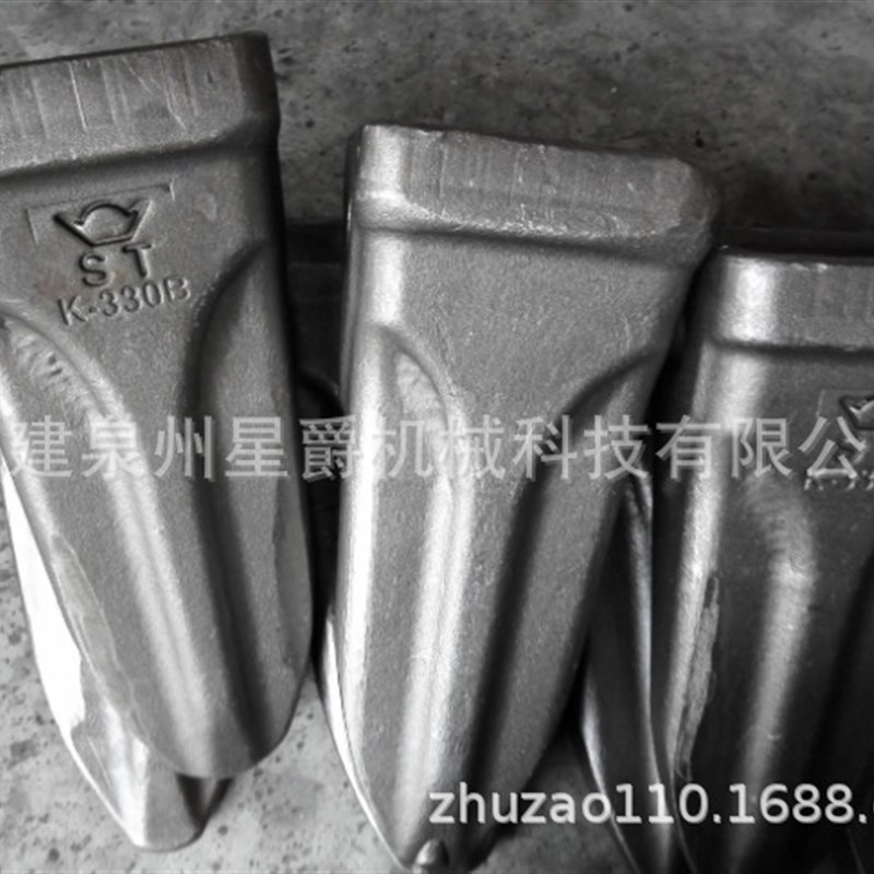 泉州 挖掘机四轮一带支重轮轨总成铲斗斗齿 推土机 支重轮 托链轮