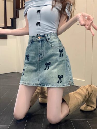 特大码复古ins蝴蝶刺绣显瘦短裙