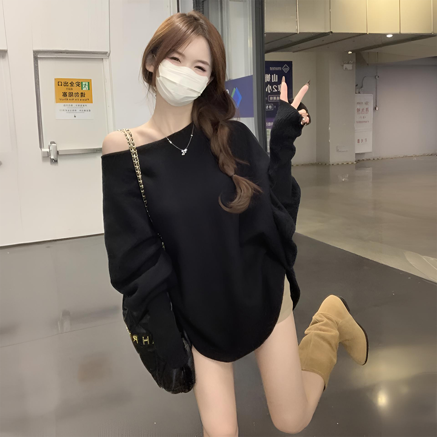 胖mm特大码黑色宽松一字领蝙蝠袖针织衫女秋季辣妹高级感斜肩上衣