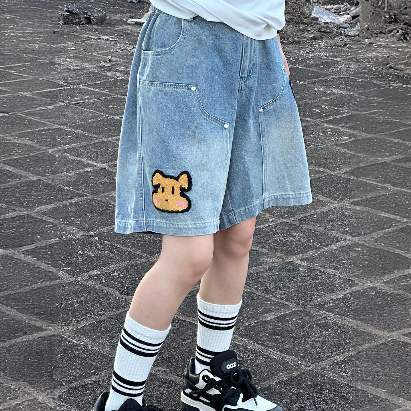 大码女装胖mm宽松显瘦小个子五分牛仔裤女蓝色植绒刺绣阔腿短裤子