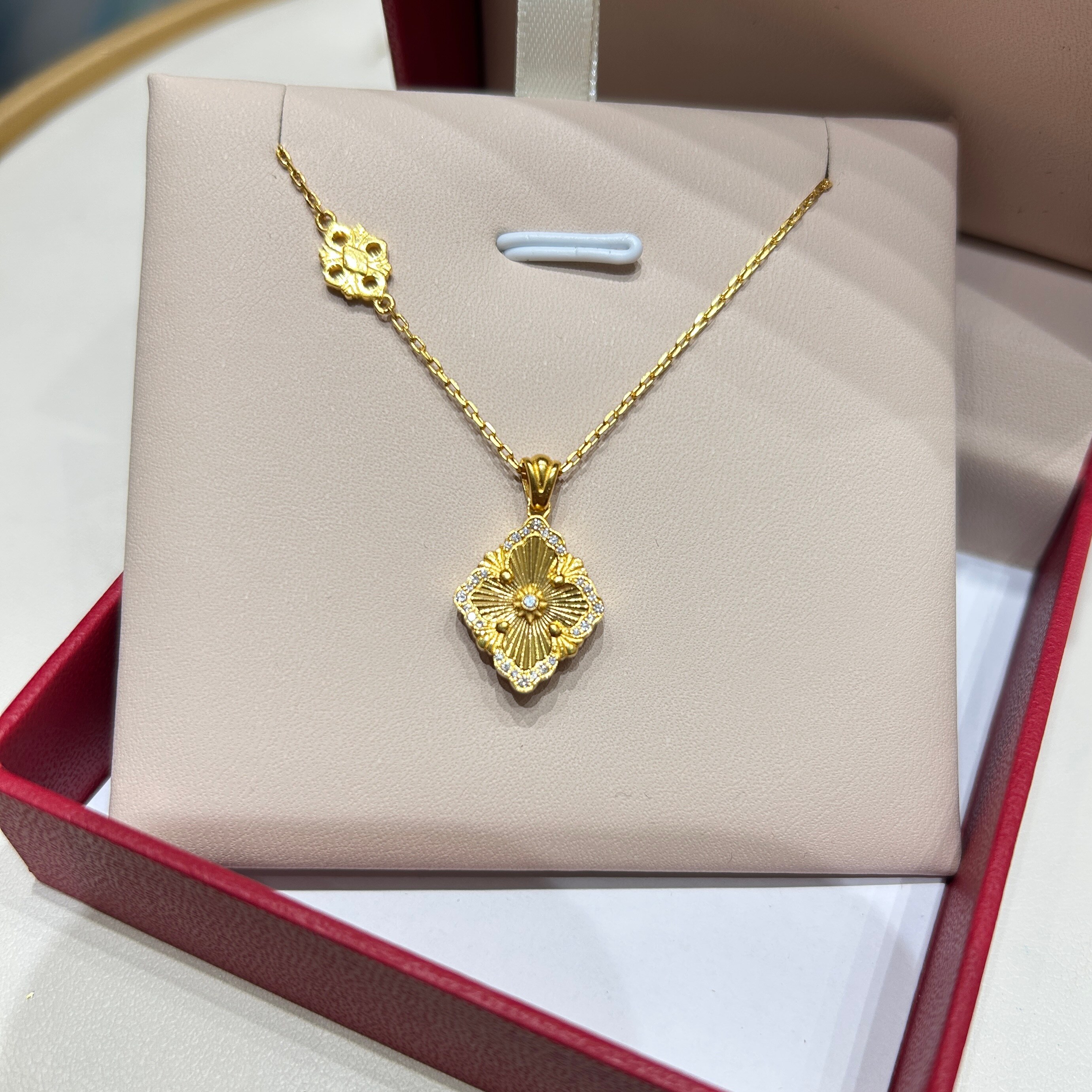 TSL谢瑞麟代购 布契拉提足金黄金钻石项链女 镶钻四叶草小版正品