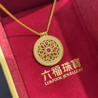 六福珠宝代购 霞冠凤羽足金罗盘黄金红宝石点钻项链 新款专柜正品