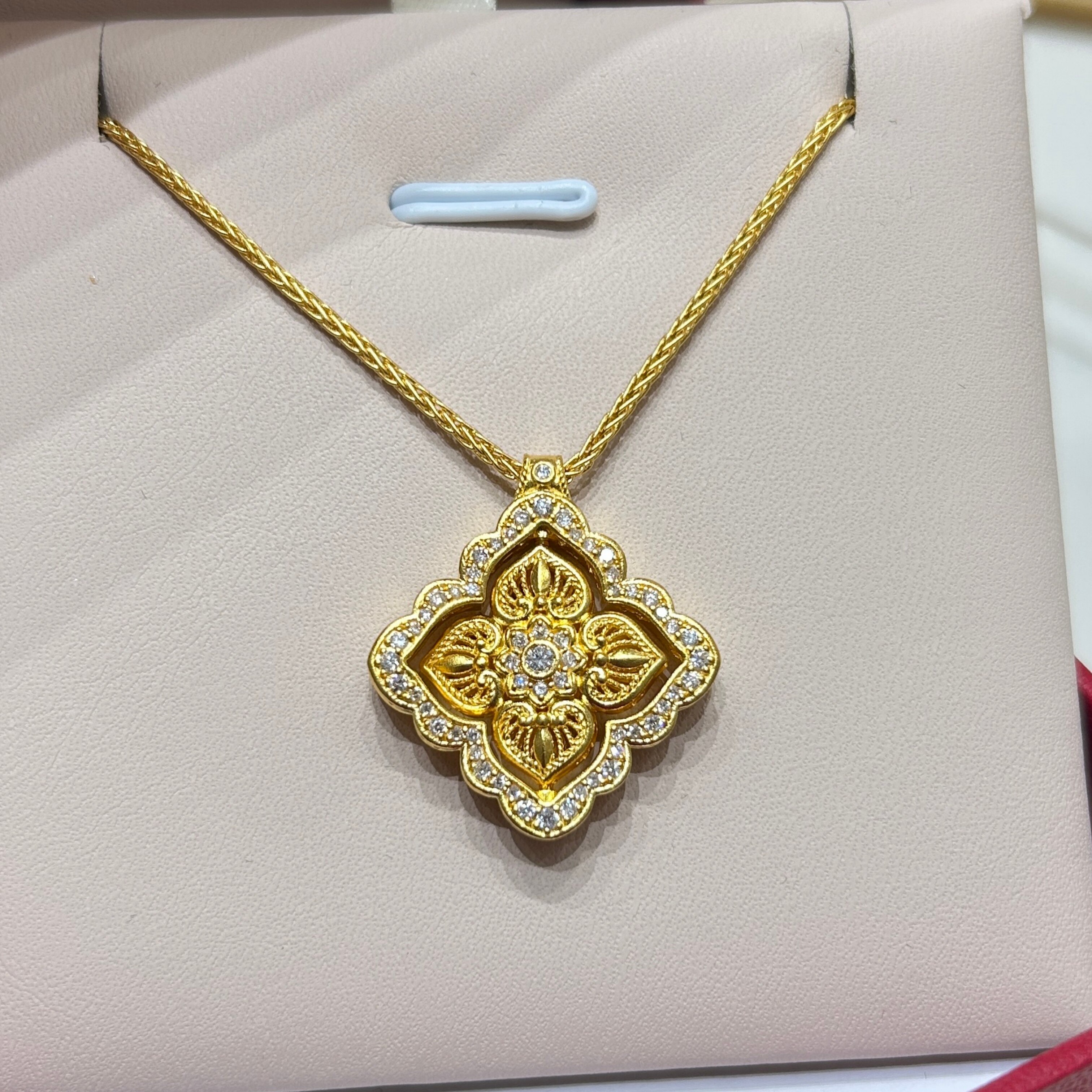 TSL谢瑞麟代购 足金999点钻四叶草黄金钻石项链女 百搭专柜正品