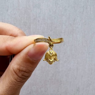 周大福代购 铃兰系列黄金铃兰花足金钻石镶钻戒指 专柜正品RU1347