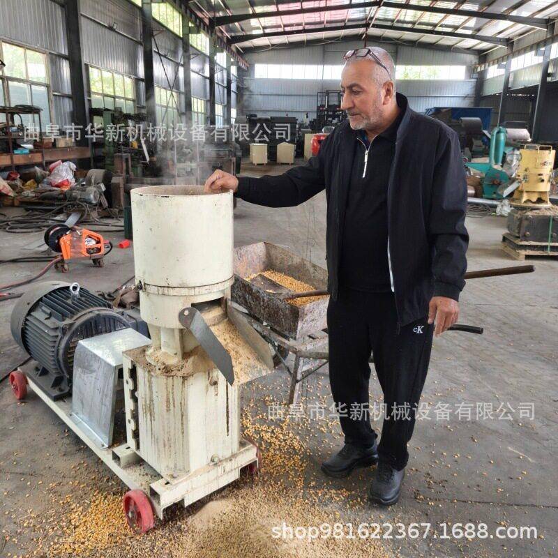 一机多用压轮转饲料机 不挑原料不卡机 出口新型饲料机