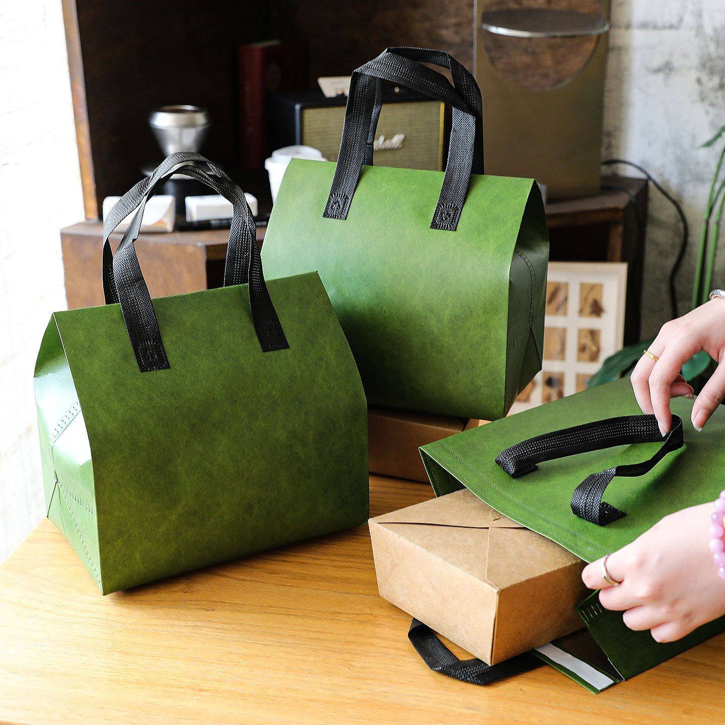 外卖无纺布手提礼品打包铝箔保温袋食品烧烤袋子商用批发杜邦纸色