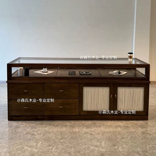 服装店中岛桌饰品店玻璃装饰展示