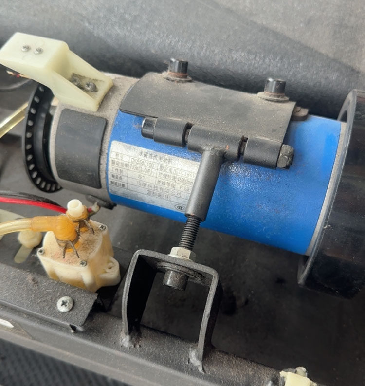 亿健跑步机dk5580100通用电机马达电动机发动机dc180v替代老款