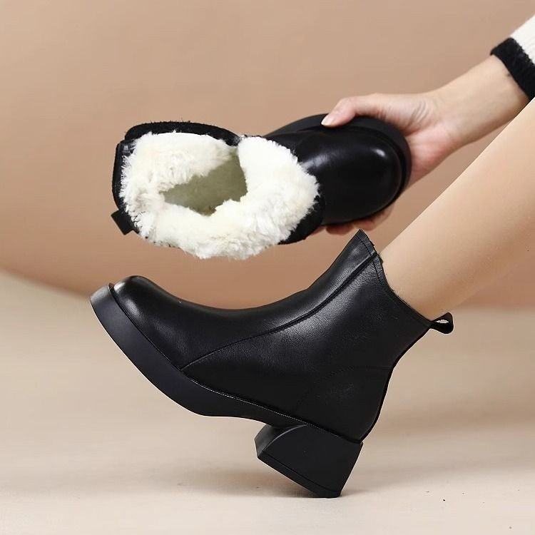 马丁靴女冬季雪地靴加绒保暖女靴东北棉鞋加厚短靴