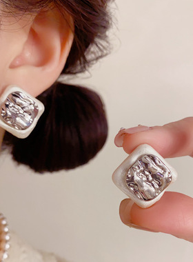 个性夸张金属方形棉花珠耳环气质轻奢复古设计感耳饰品