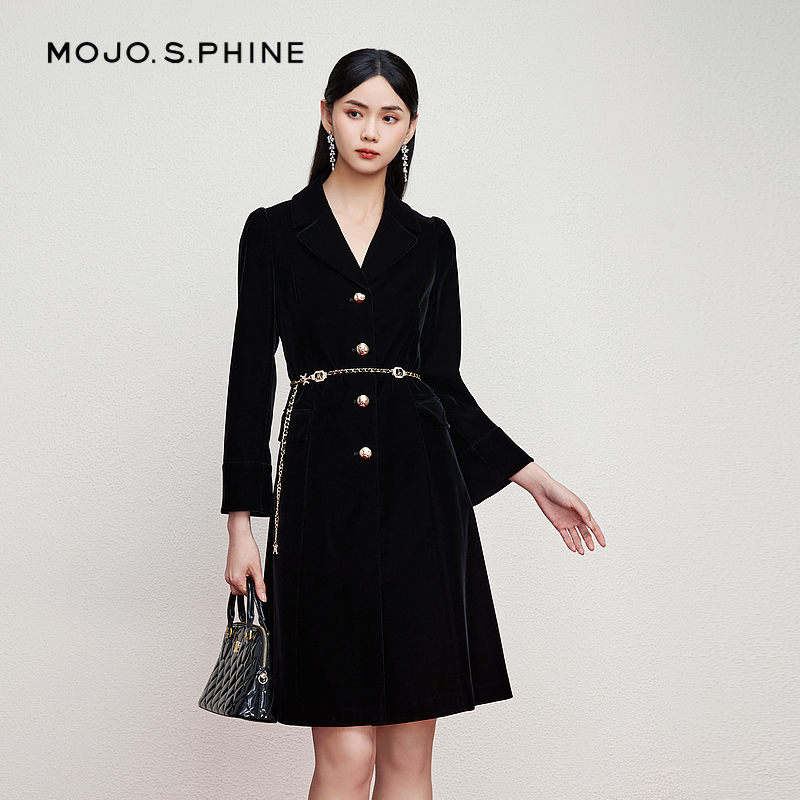 MOJO莫佐复古宫廷款丝绒大衣