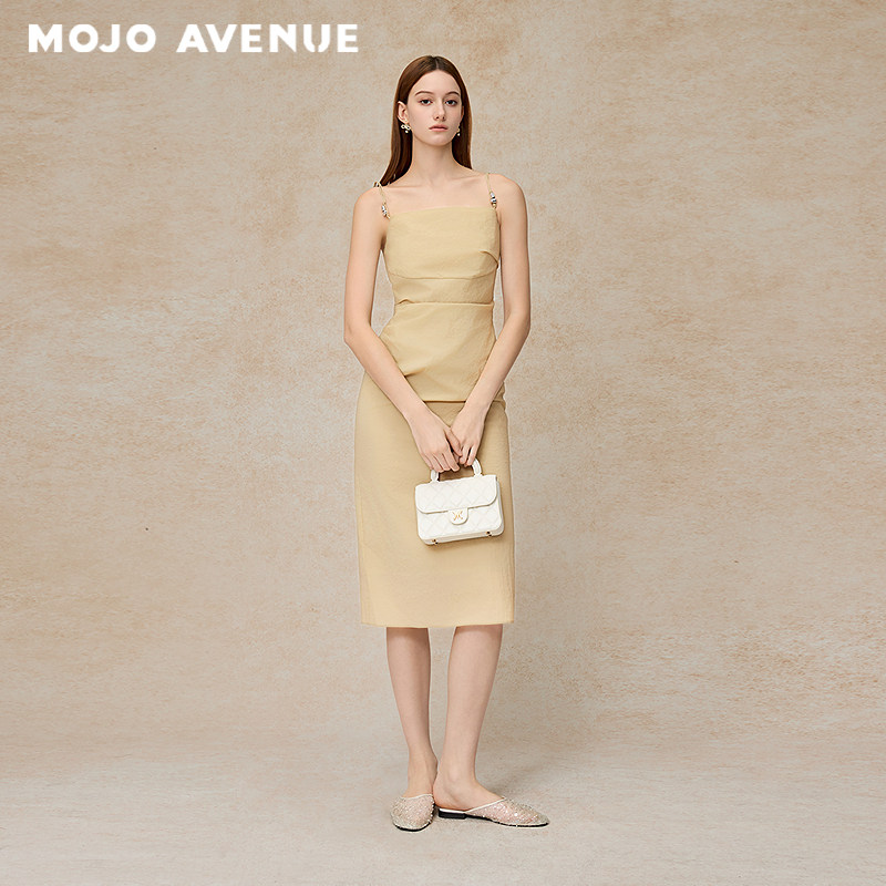 朗姿/MOJO夏新款2026设计感微皱吊带连衣裙温柔简约会晚宴女神裙图片