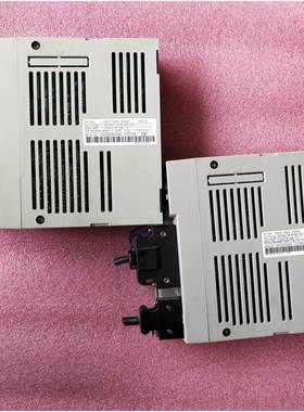 200W 伺服电机驱动器 2003-CSD3-02BX2/2004-RZ02BA1AN3 包好