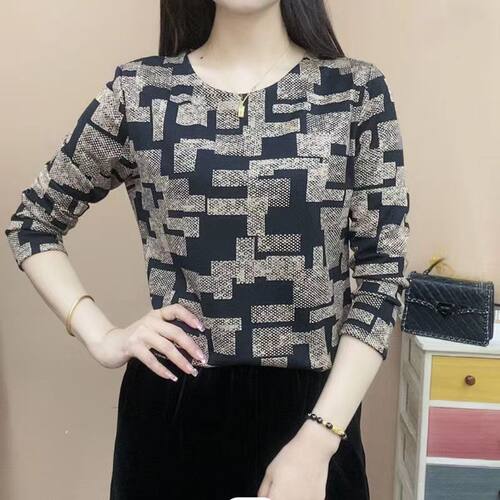 特价版淘宝断码品牌女装新品胖mm显瘦遮肚大码T恤特卖亏本清仓限 - 封面