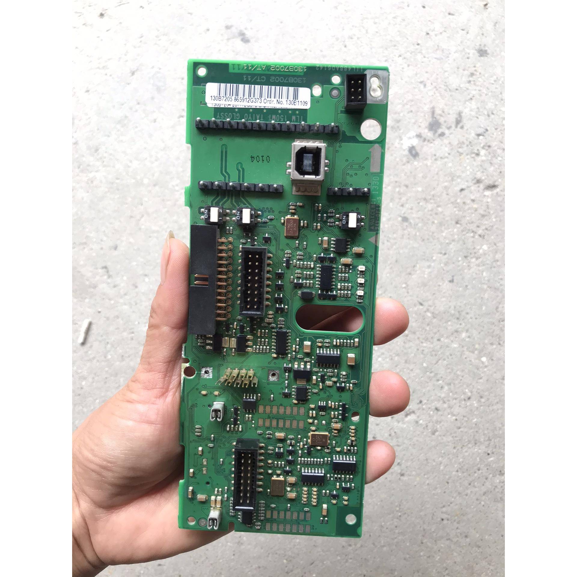 丹佛斯主板 型号130B7002 AT/11 看一张图