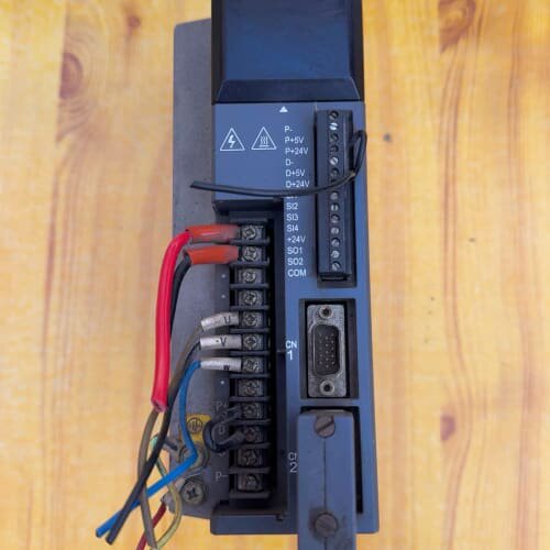 驱动器，型号：DS2-20P7-BSW，，实物照