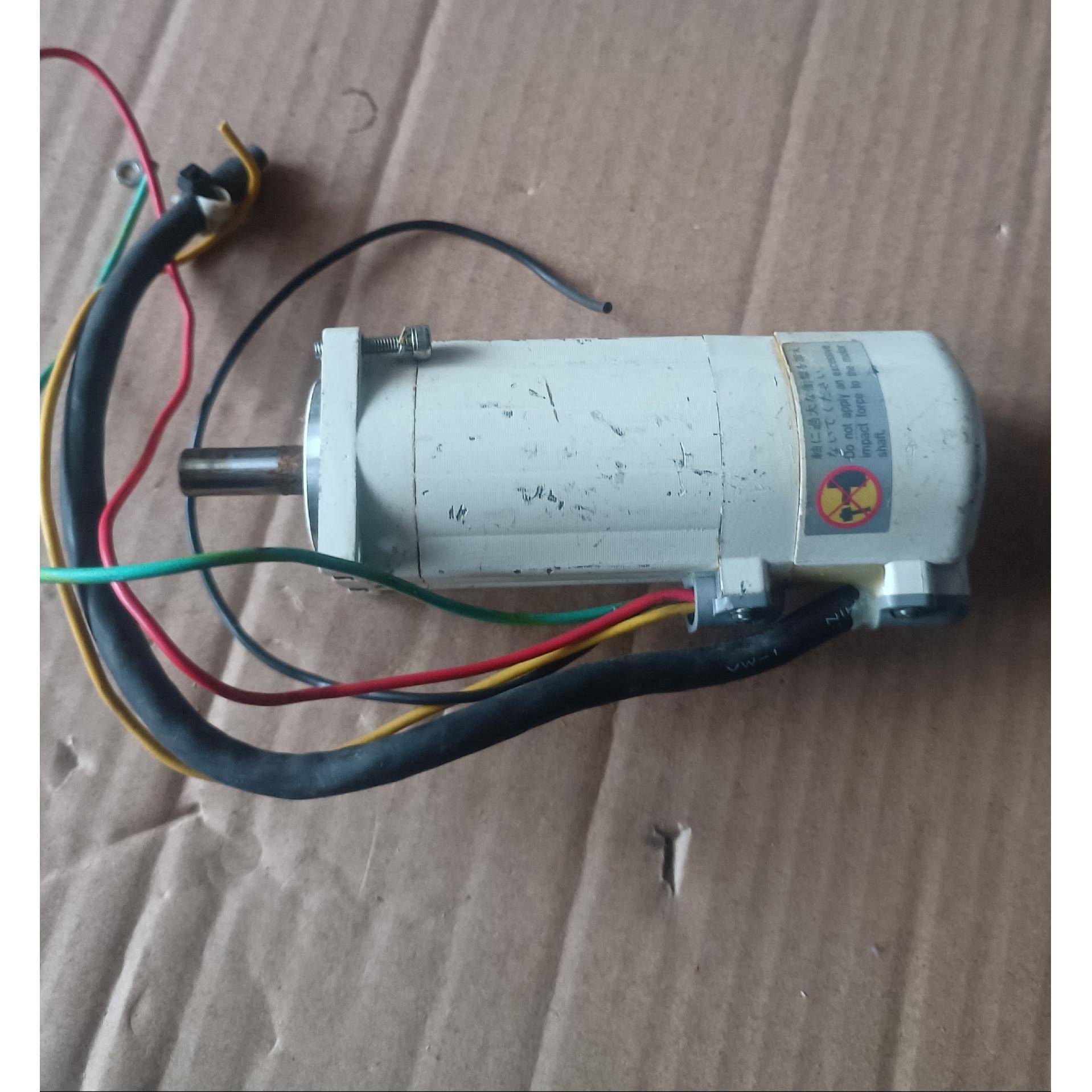 伺服电机，MSM012P1A，如图