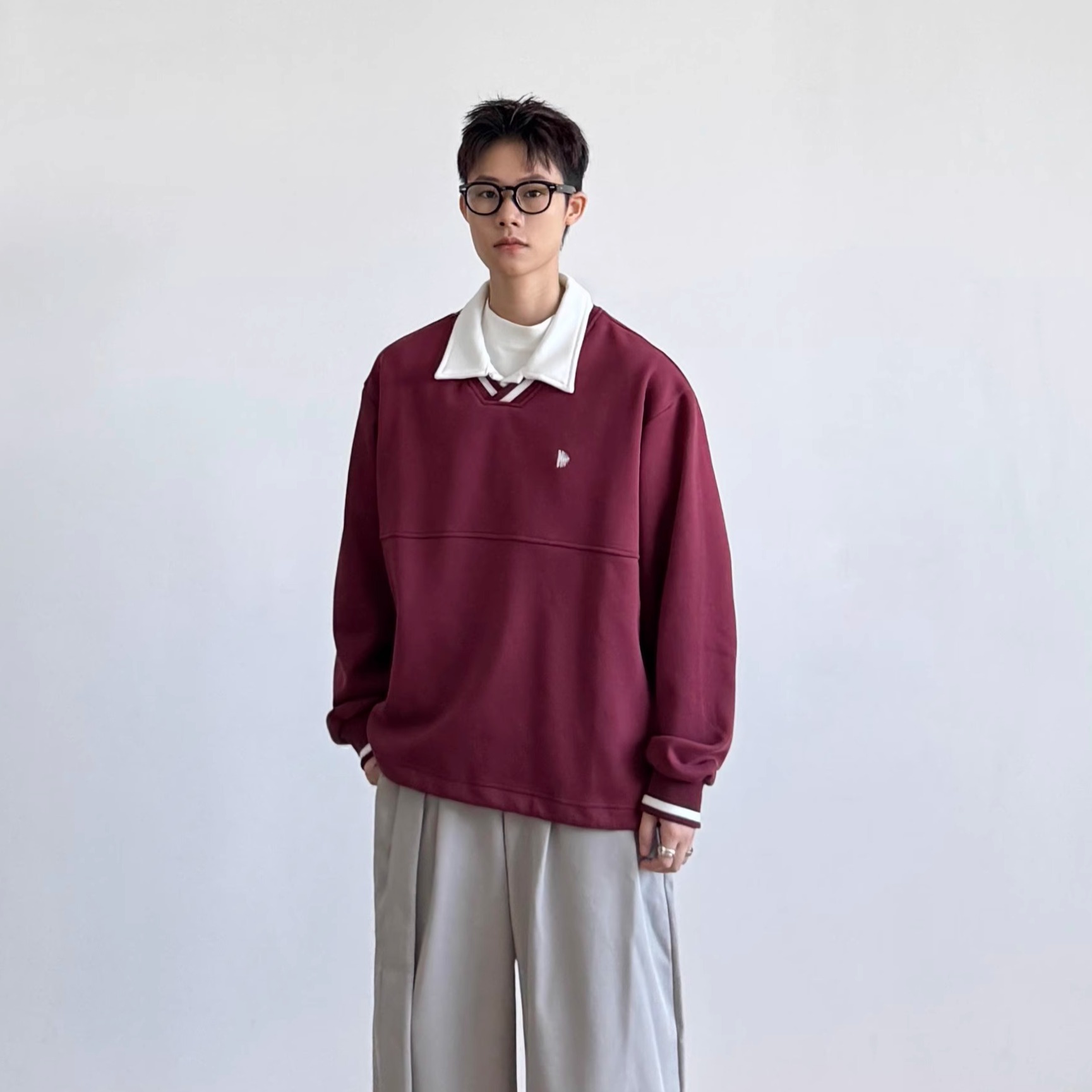 美式复古撞色拼接V领卫衣