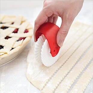 Noodle Maker Lattice Roller Docker Dough Cutter Tool Kitchen