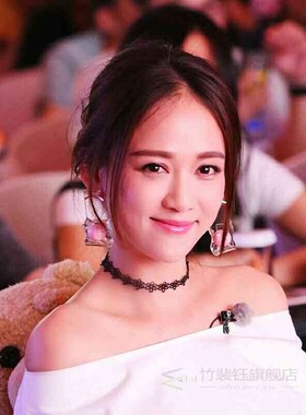 Contracted neck chain with clavicle joker black neck