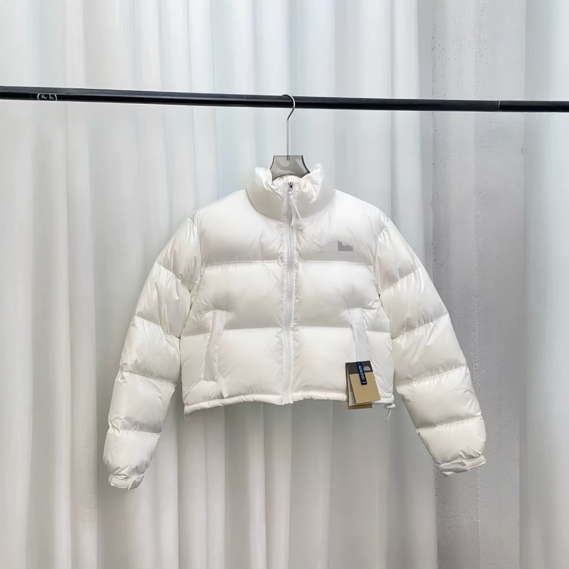 北家84肯豆羽绒服美版短款加厚保暖立领女款时尚潮流外套2026新款