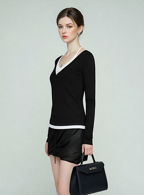 修身型假两件紧身V领女打底衫休闲风修身显瘦常规款潮长袖T