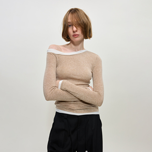 露肩长袖 PHISM 单肩扭扭拼条弹性女款 25年秋冬新品 T恤 现货发售