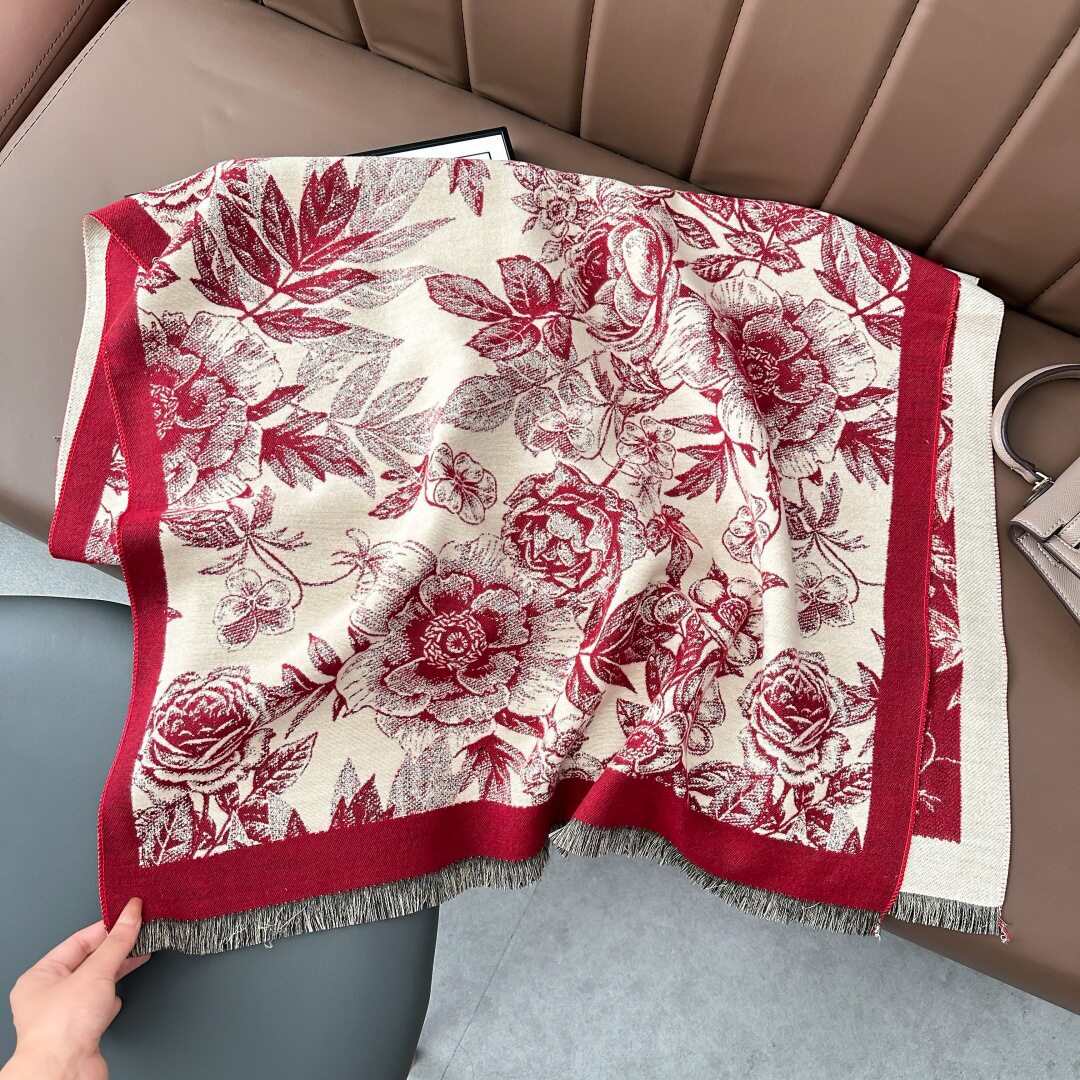 新款花朵仿羊绒围巾女秋冬季高级感双面休闲优雅披肩加厚保暖围脖