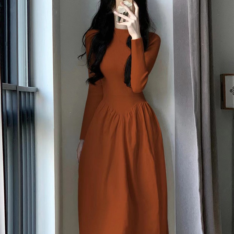 速发半气领针织洋装秋冬法式小个子高质收腰中长版打底毛衣裙