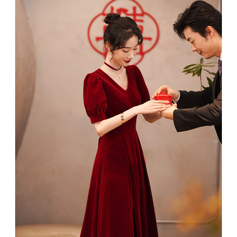 速发v领敬酒服202新款新娘酒红平时可穿订婚雅裙端衣优礼出阁连庄