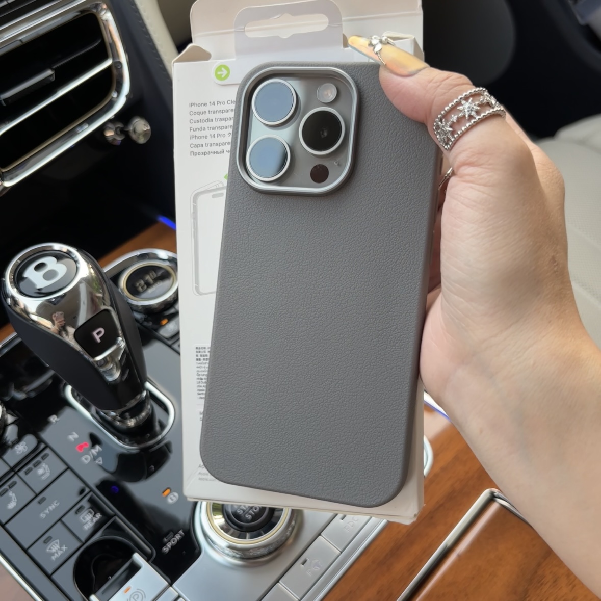 日韩ins风简约纯色适用苹果16手机壳iPhone15ProMax新款14pro防摔13女款12小众11硅胶15pro全包16plus皮质软