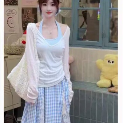 早秋多巴胺穿搭一整套夏季女装白色防晒罩衫吊带背心格子裙三件套