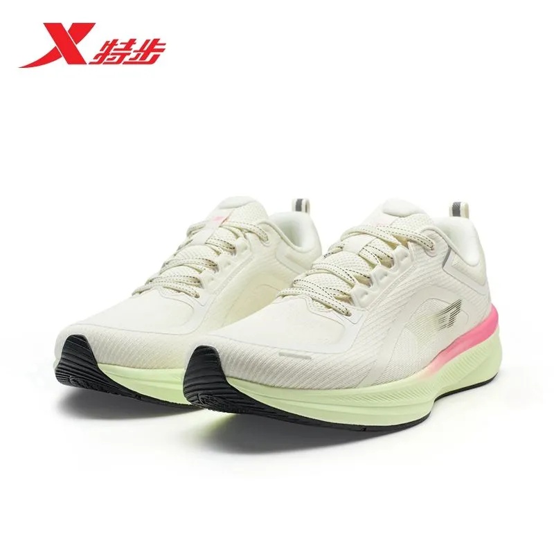 特步飞速6.0跑鞋女2025冬季新品减震回弹轻便运动鞋975418110016
