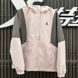 特步外套女款加绒双层风衣2026春季新款运动梭织连帽974128160033