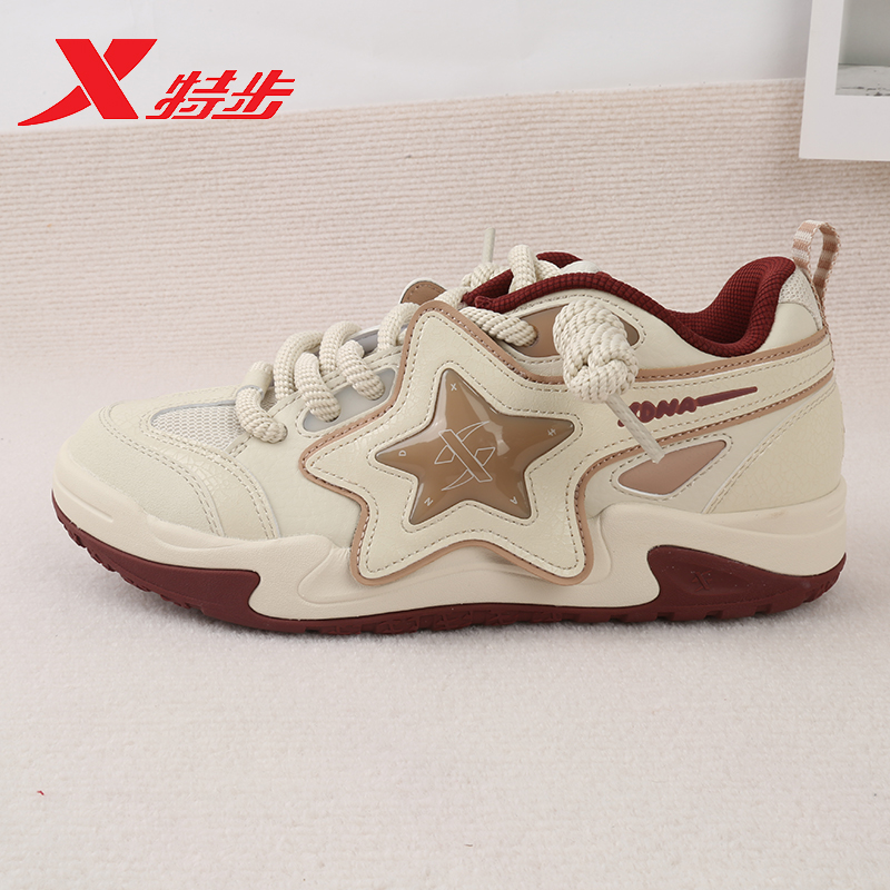 特步星星鞋春季新款男子经典面包鞋运动休闲板鞋976319330002