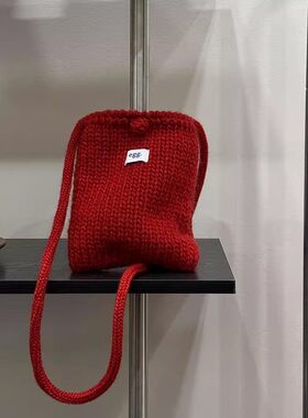 红色针织包女毛线手机包新款手工编织包可爱包针织秋冬百搭斜跨包
