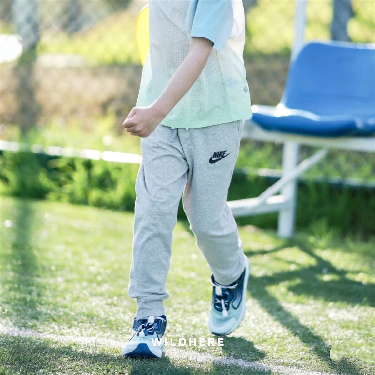 耐克Nike男大童春夏薄款小logo针织灰色修身柔软运动裤DA0809-091