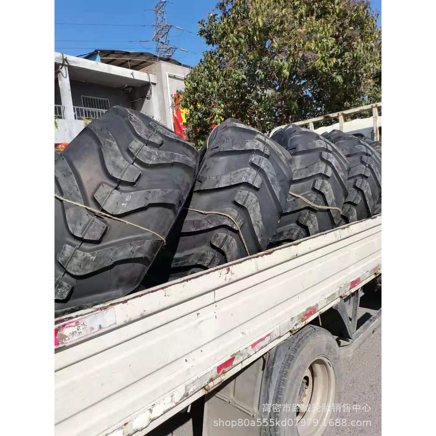 18-20人字顺纹工程机械轮胎大象湿喷机轮胎河南