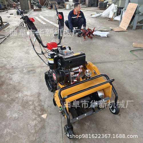 跨境出口多功能汽油除草机 开沟犁地碎草机 两驱四驱除草微耕机