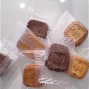 新佳乐客网红小方块饼干独立包装生椰拿铁海盐芝士休闲茶点办公室