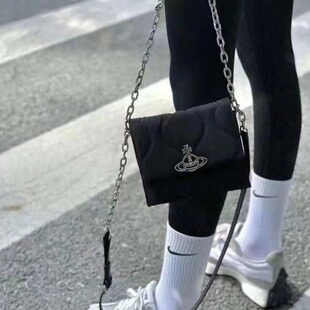 2024新款包包土星时尚链条翻盖女包腋下单肩百搭链条斜挎包流浪