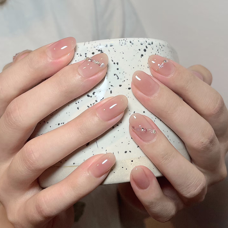 纯手工美甲裸色短椭圆穿戴