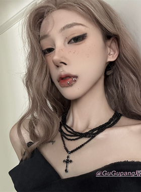 黑色多层叠戴十字架项链